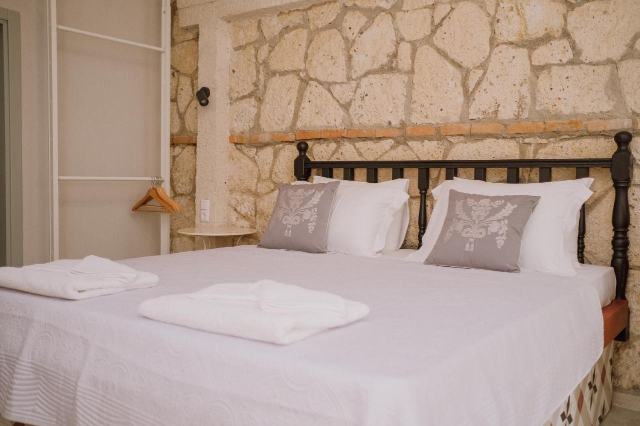 Deluxe Room,1003045995:JPEG