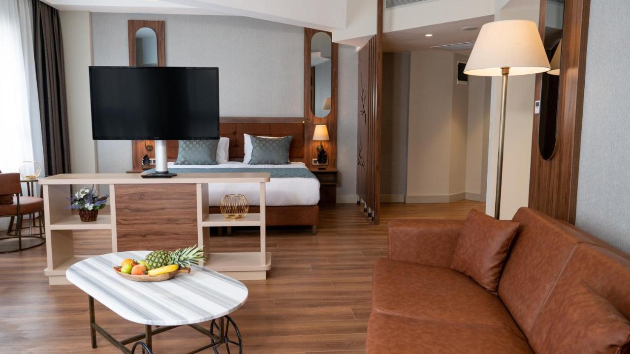 Suite Bath Tub