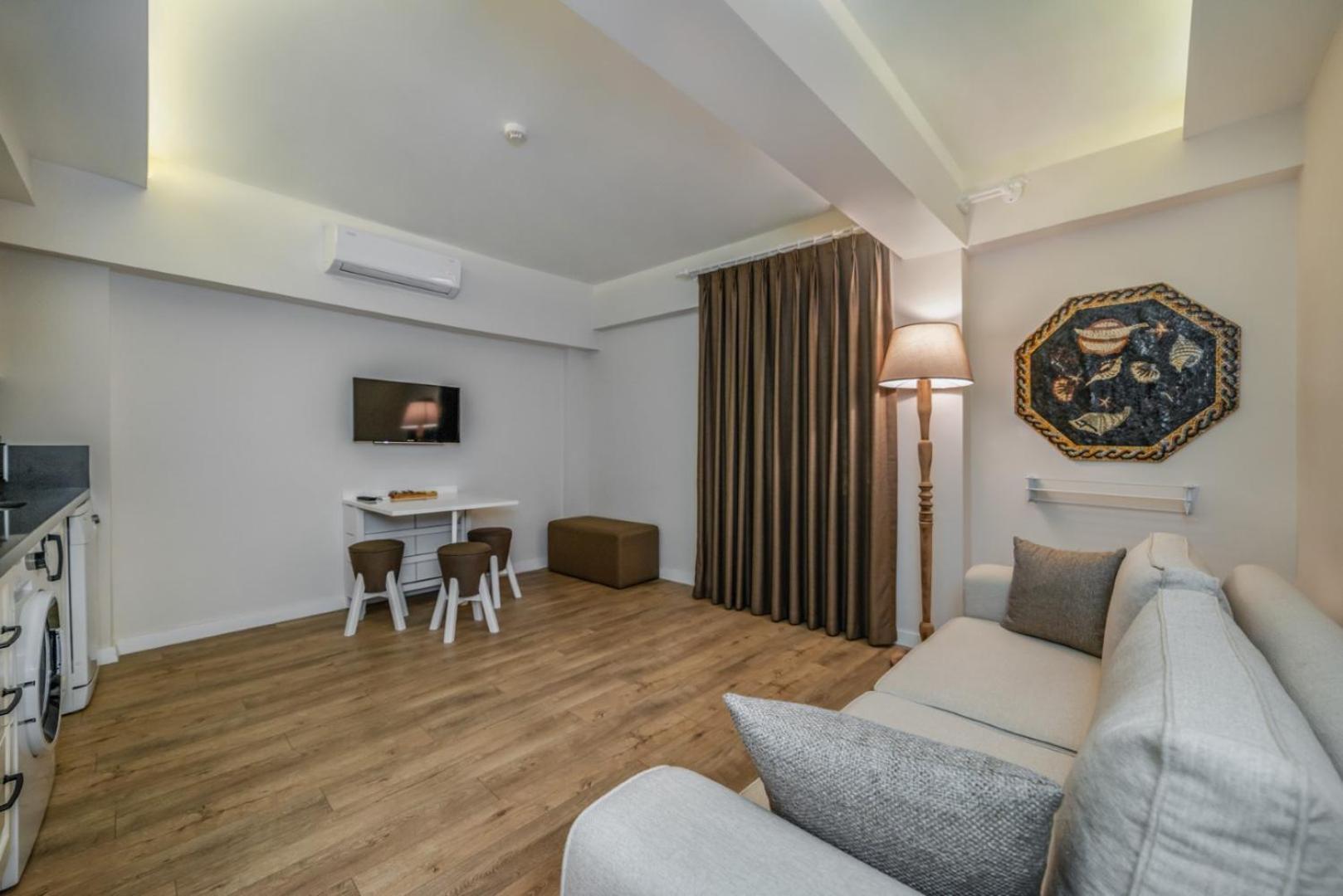 Queen Suite