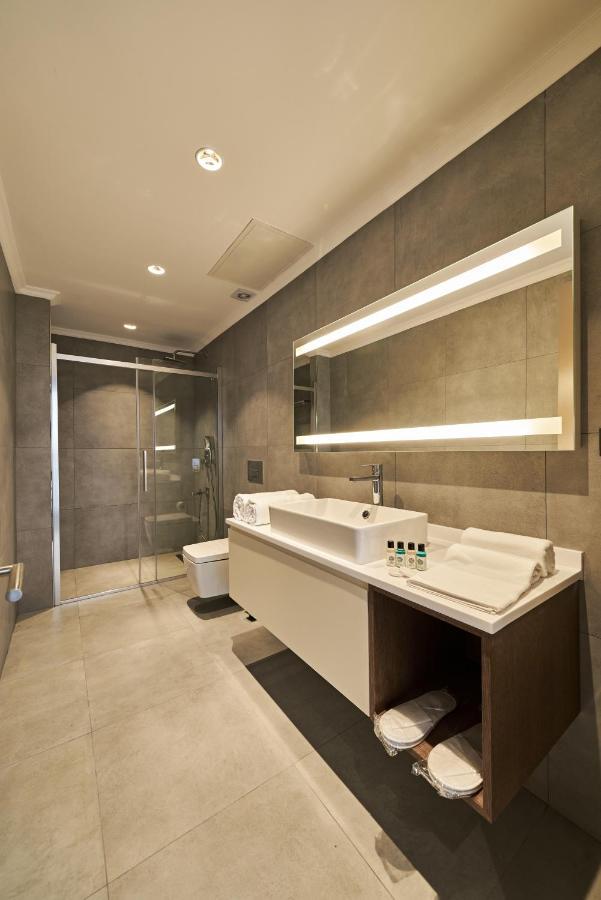 Suite,1032302597:JPEG