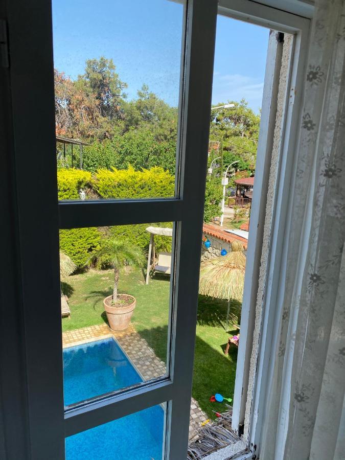 Junior Suite with Pool View,1037188510:JPEG