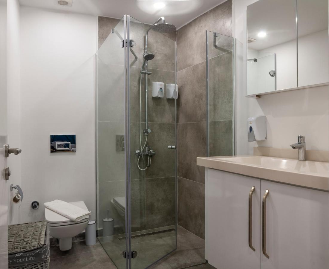 Apartment with Balcony,1069745173:JPEG