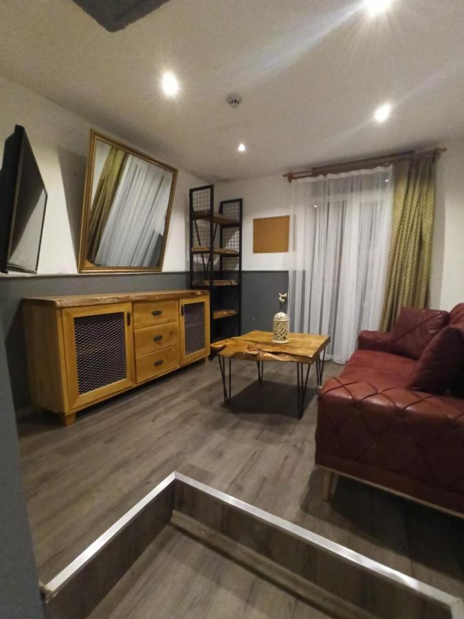 Studio with Balcony,1108812315:JPEG