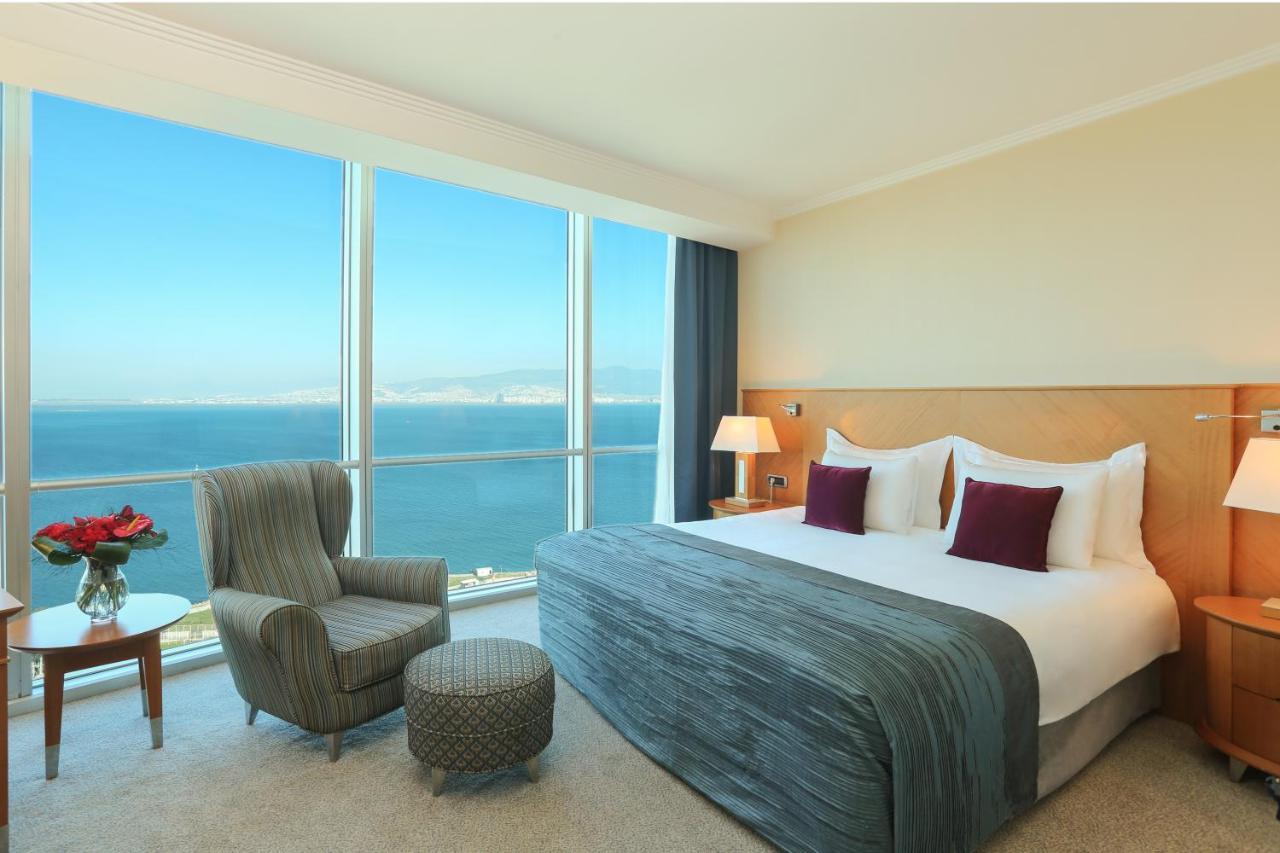 Chambre Club Lit King-Size Fumeurs - Vue sur Mer