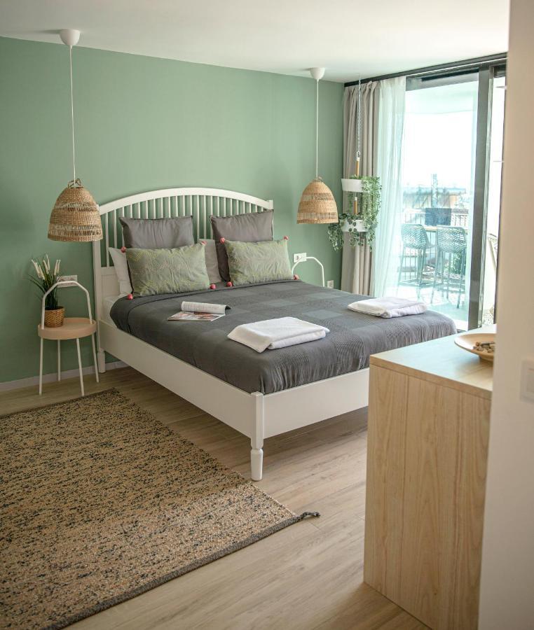 Zimmer mit Queensize-Bett und Meerblick