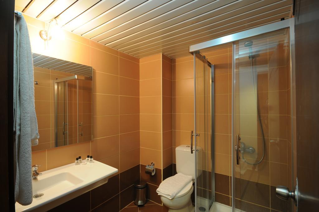 Standard Double or Twin Room,113227899:JPEG