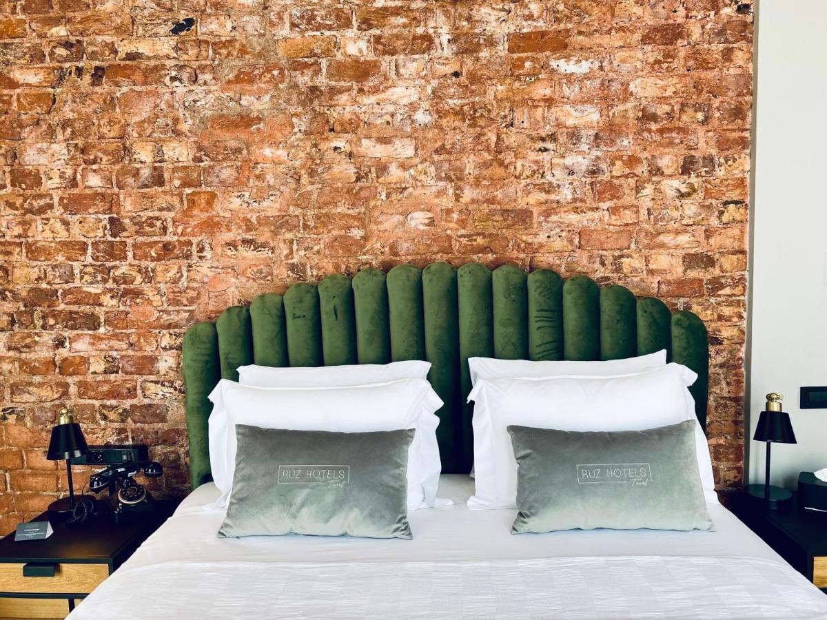 Superior Double Room Street View,1135239817:JPEG