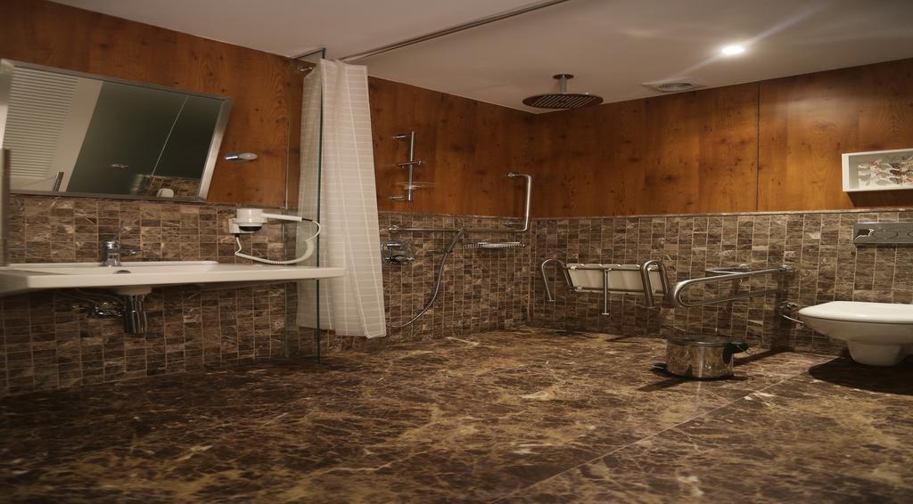 Double or Twin Room - Disability Access