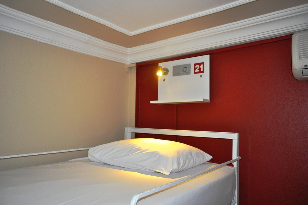 Bed in 6-Bed Mixed Dormitory Room,114881408:JPEG