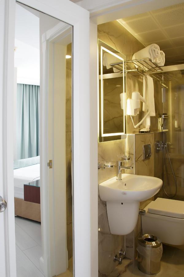 Deluxe Double Room,1664667049:JPEG