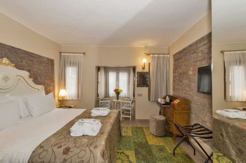 Quarto Superior com Cama de Casal ou 2 de Solteiro