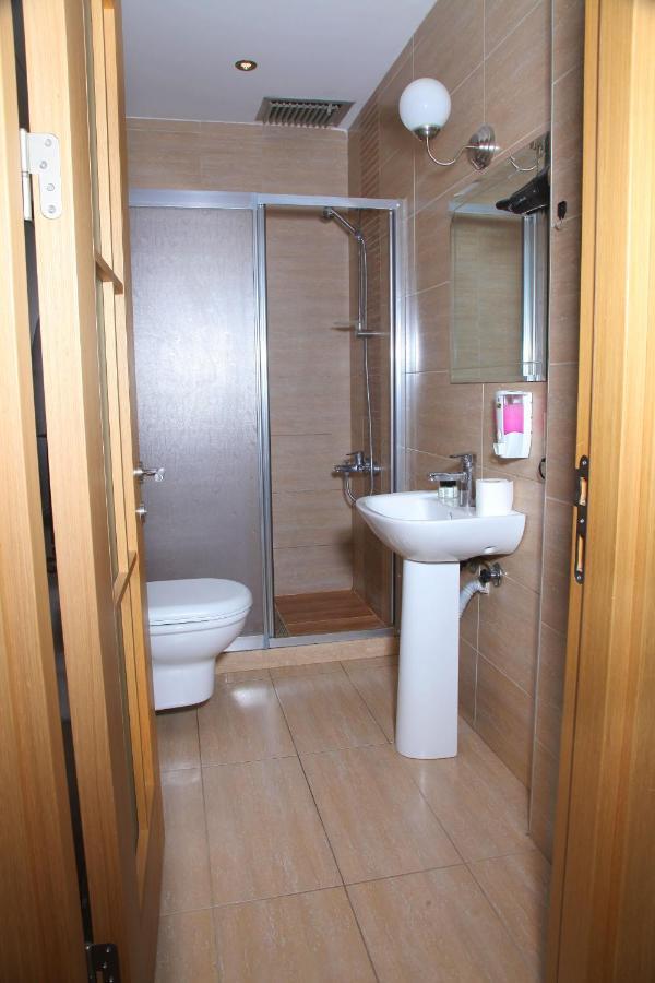 Deluxe Double or Twin Room with City View,1299507703:JPEG