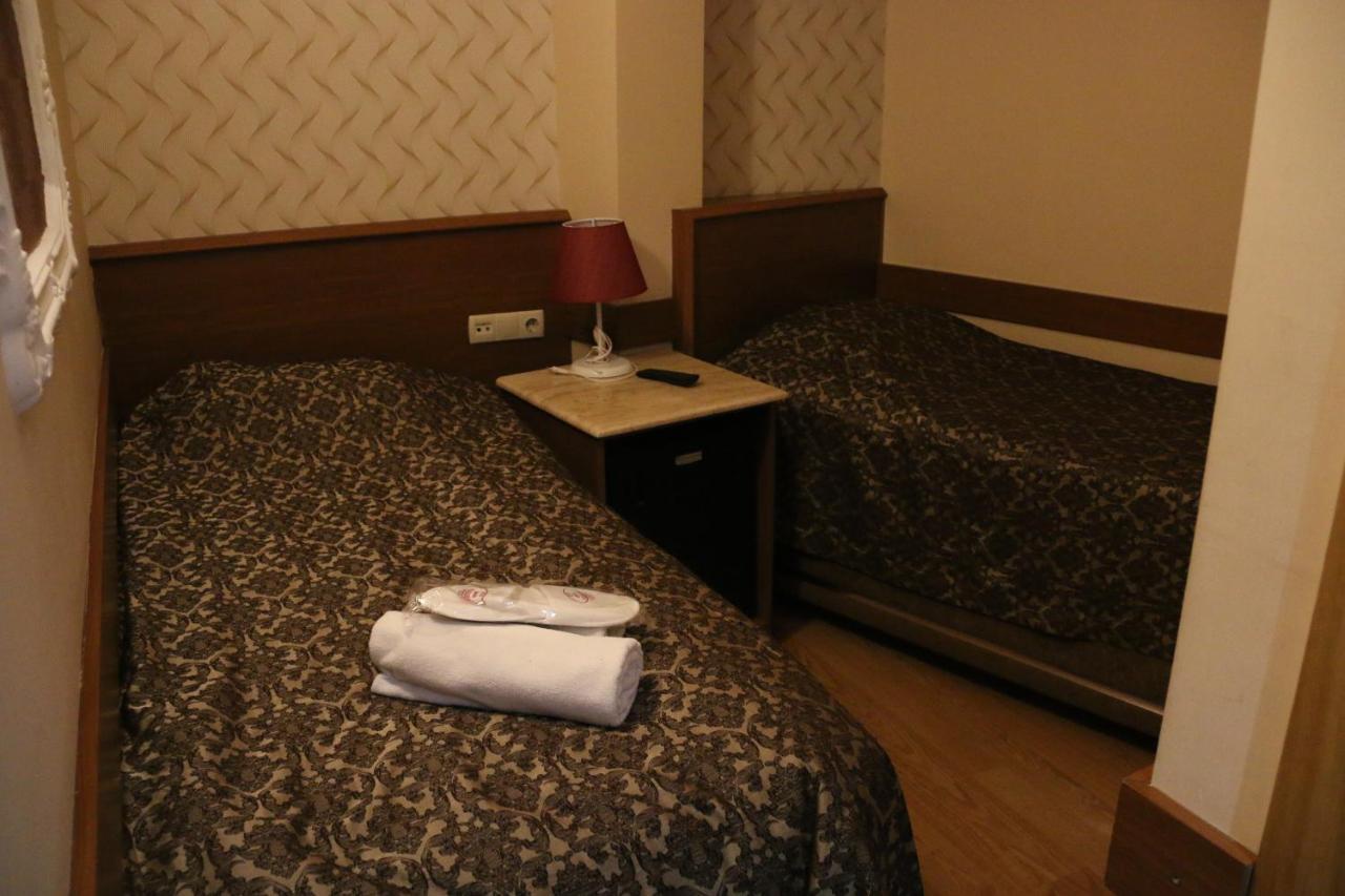 Family Room,1174102149:JPEG