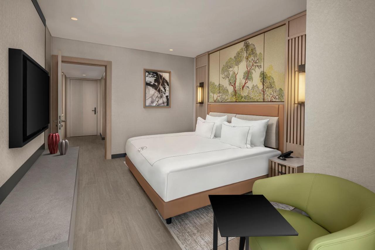 Family Room Forest View,1174506054:JPEG