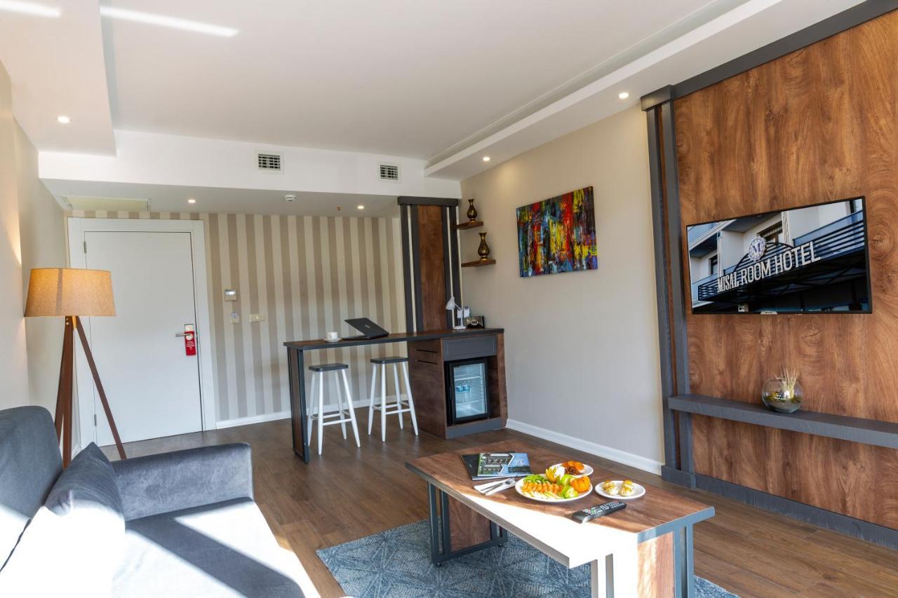 Suite,1176982054:JPEG