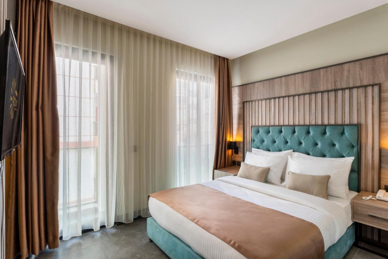 Deluxe Double Room (2 Adults + 1 Child),1185699202:JPEG