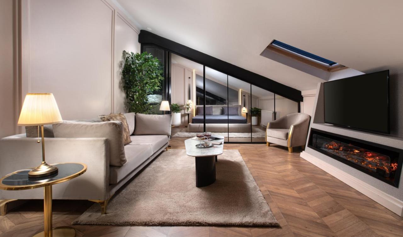 Suite Attico Executive con Camino e Vasca da Bagno