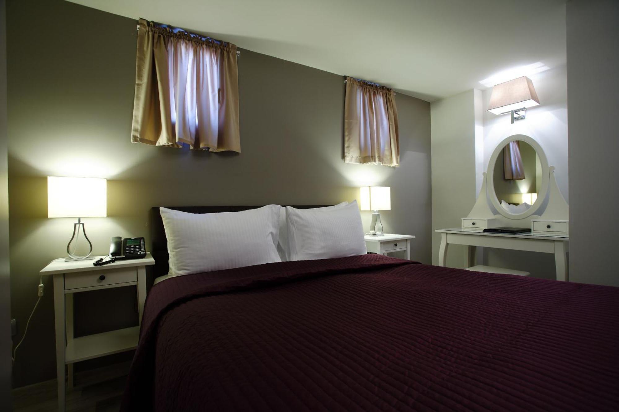 Standard Suite,63989359:JPEG