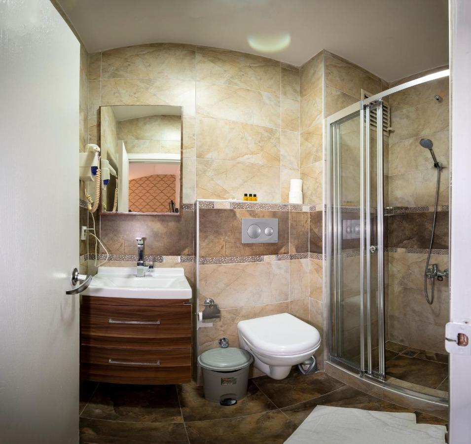Quarto com 2 Camas de Solteiro