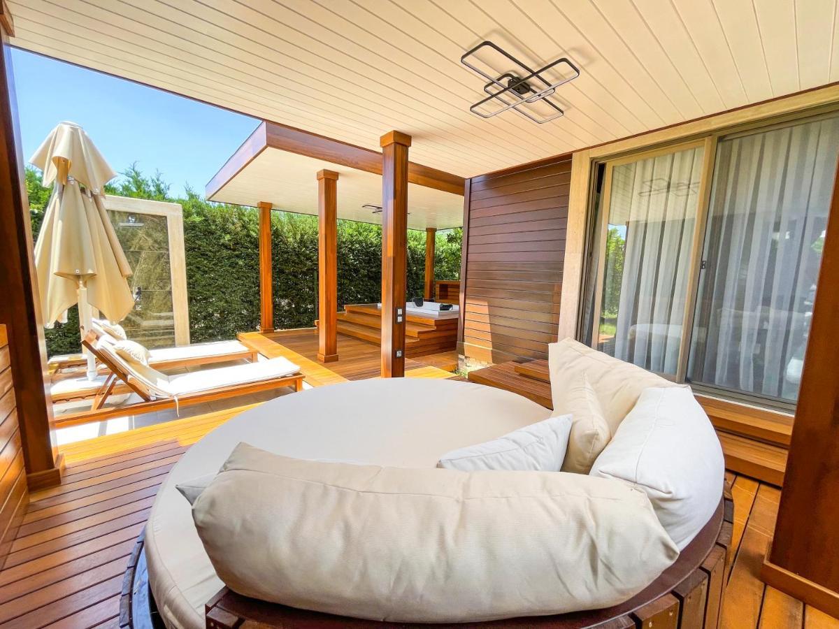 Deluxe Bungalow,1239038278:JPEG