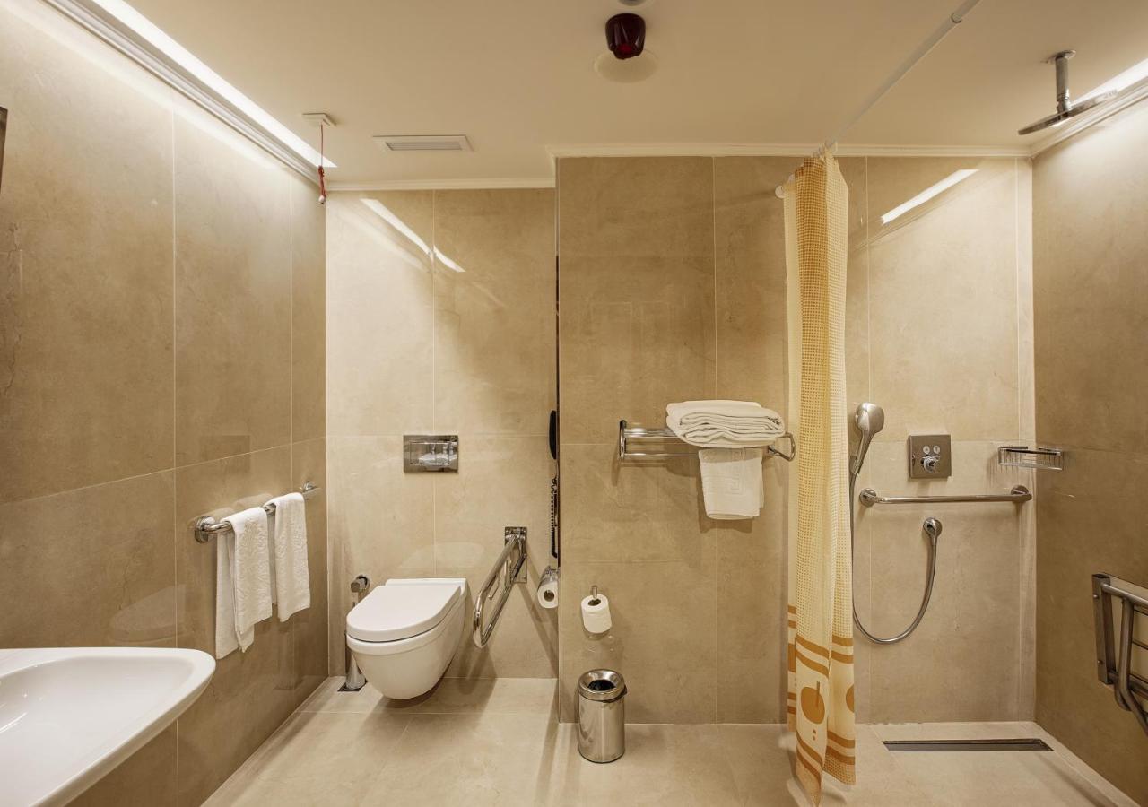 Twin Room Disability Access