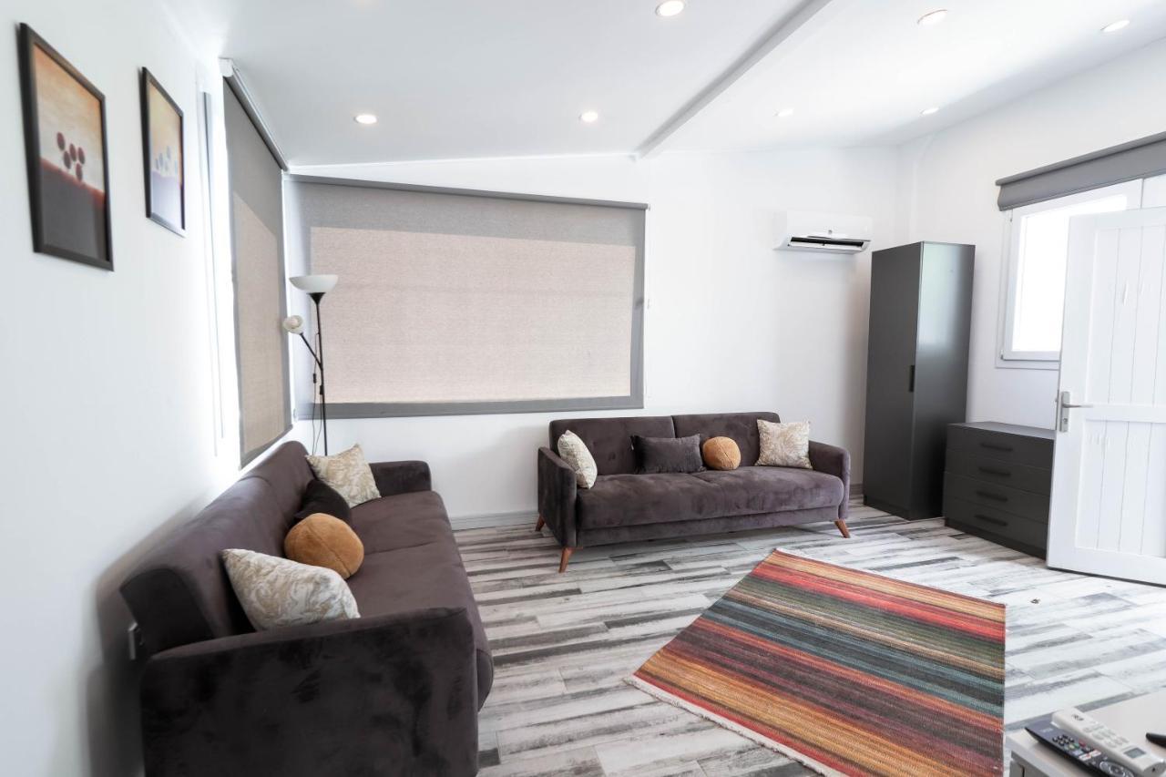 Family Room with Garden View,1267806586:JPEG