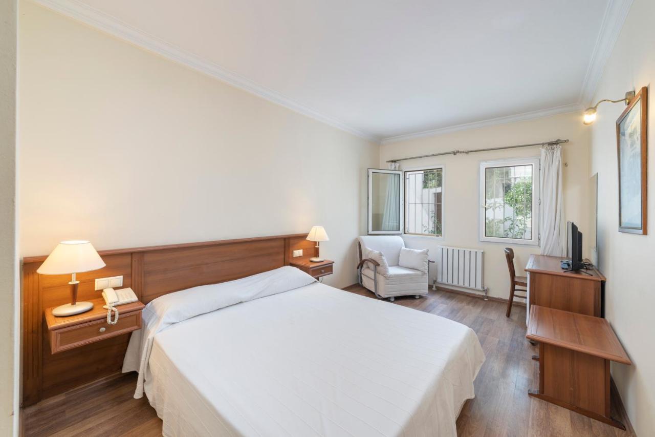 Standard Queen Room,1271288812:JPEG