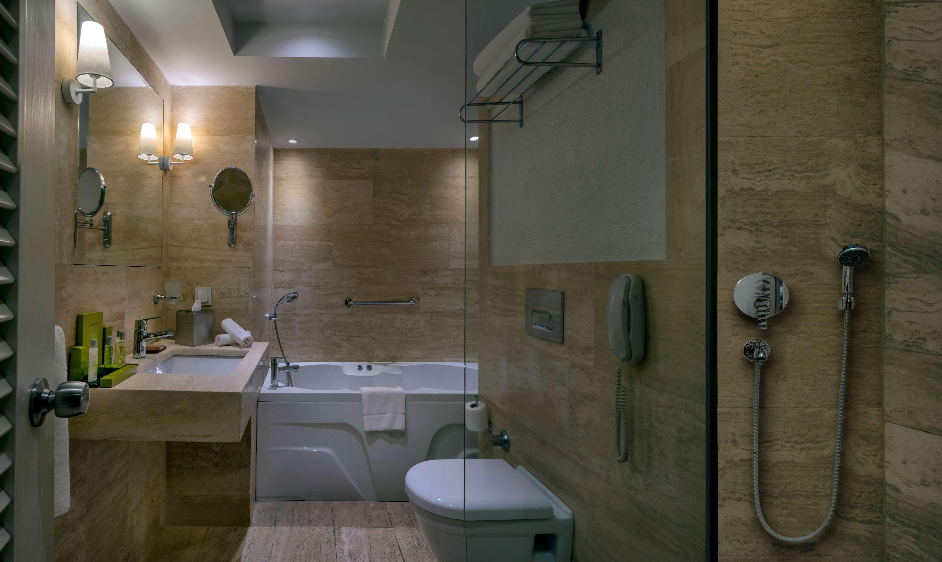 One-Bedroom King Suite,1275062098:JPEG