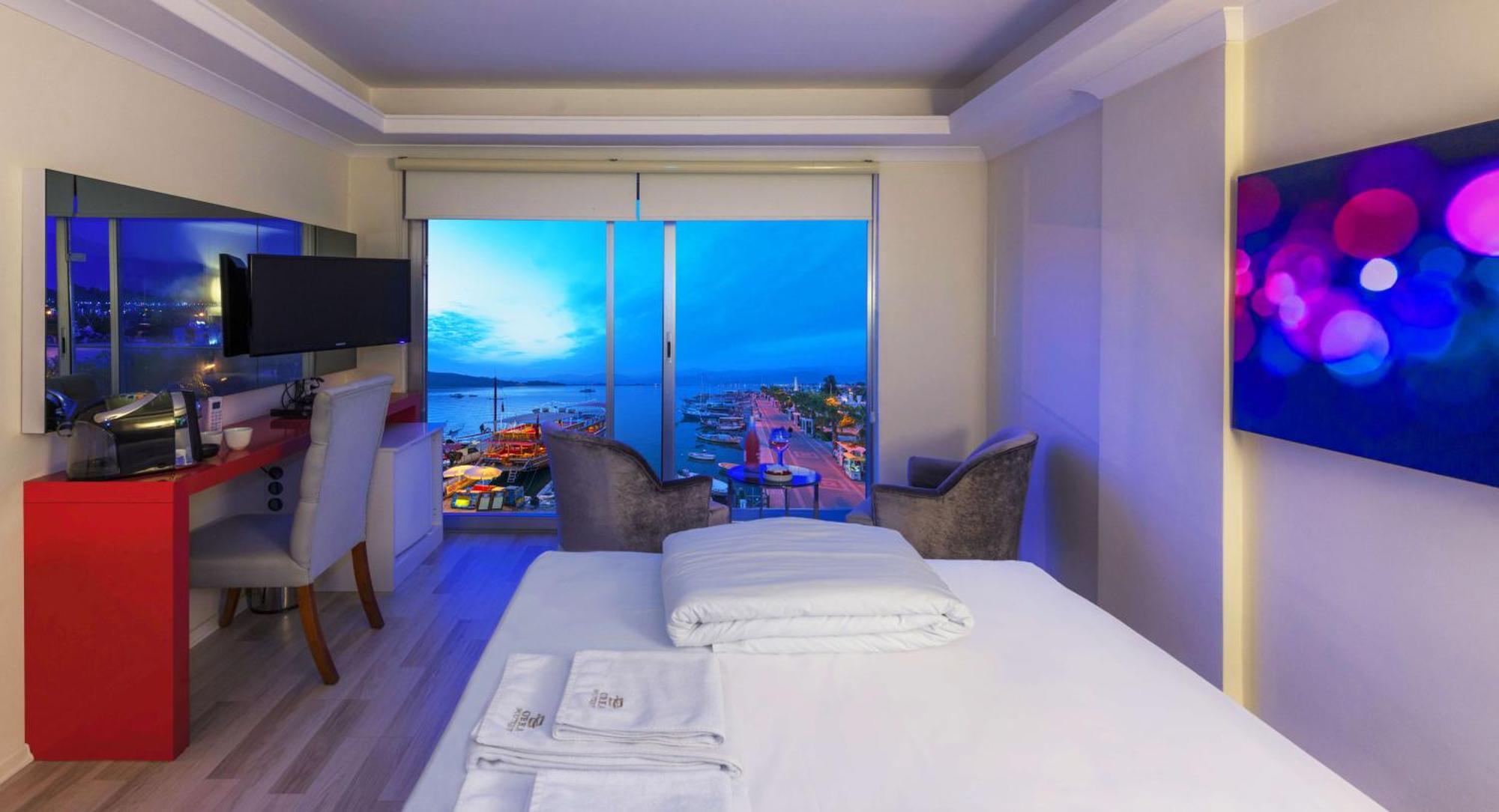 Large Room Sea View,1275144259:JPEG