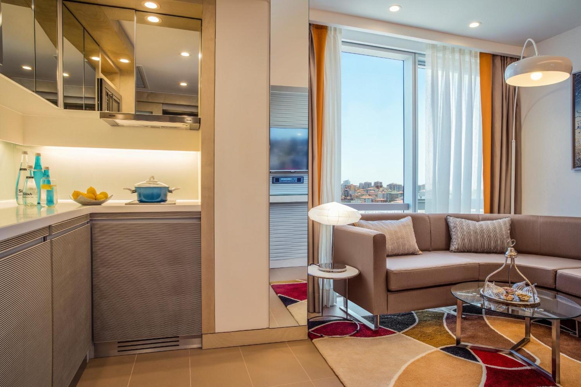 One Bedroom Suite City View