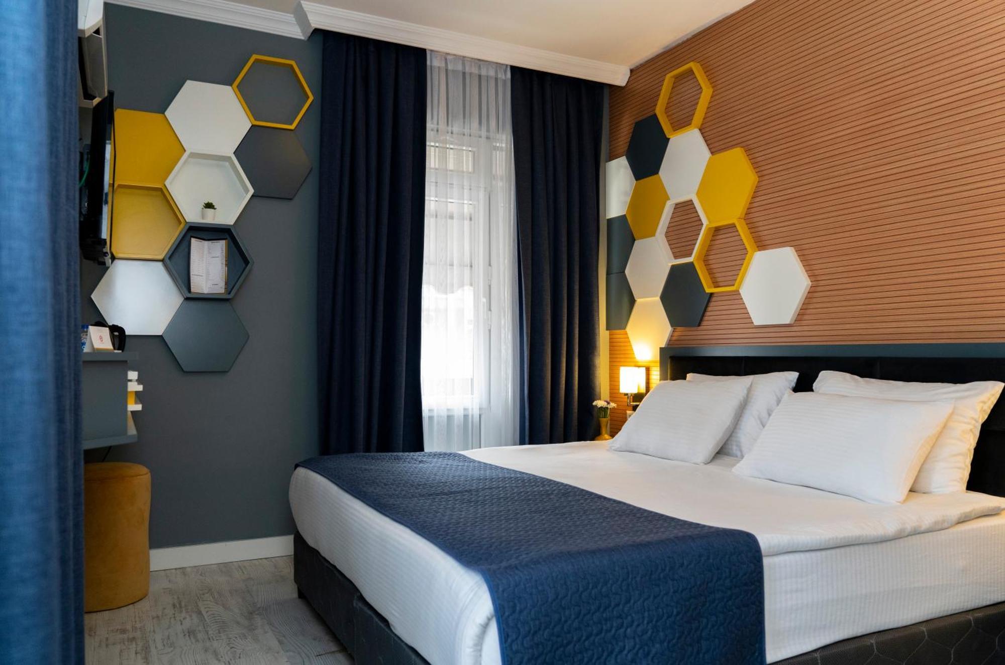 Standard Room,1279994458:JPEG