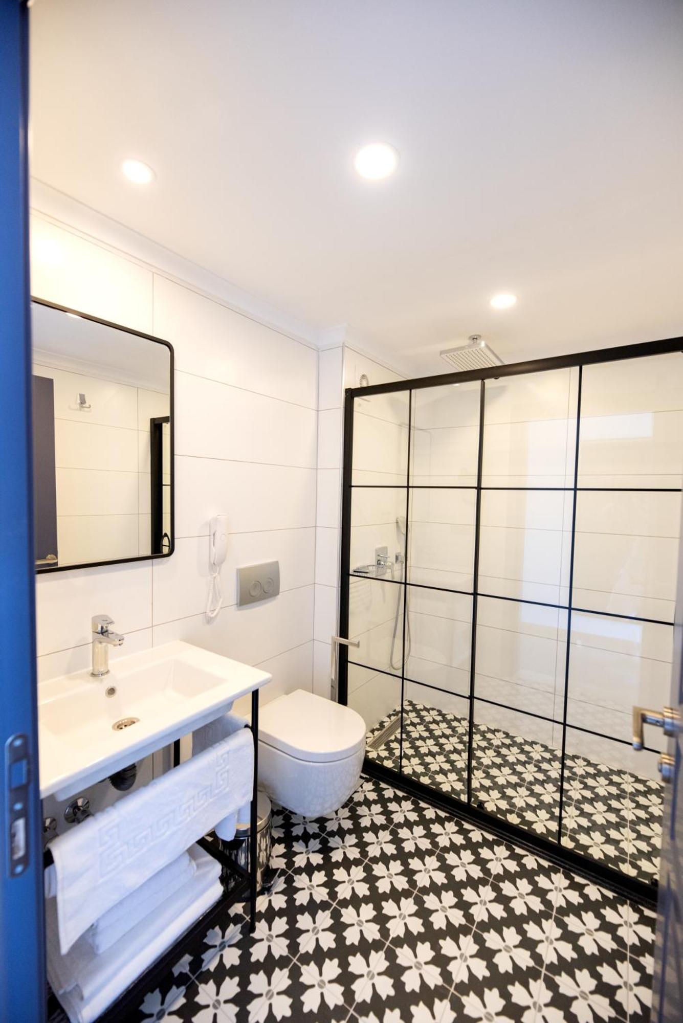 Economy Double Room,1705060947:JPEG