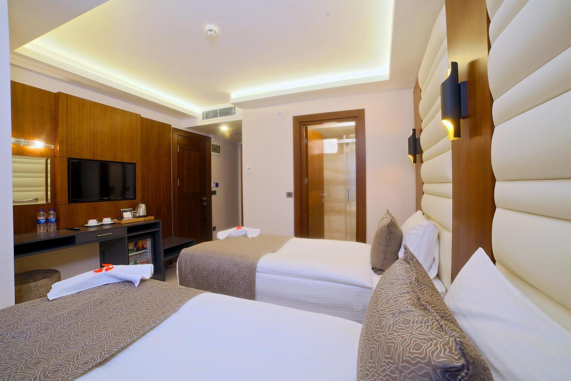 Habitación Familiar comunicada (5 personas)