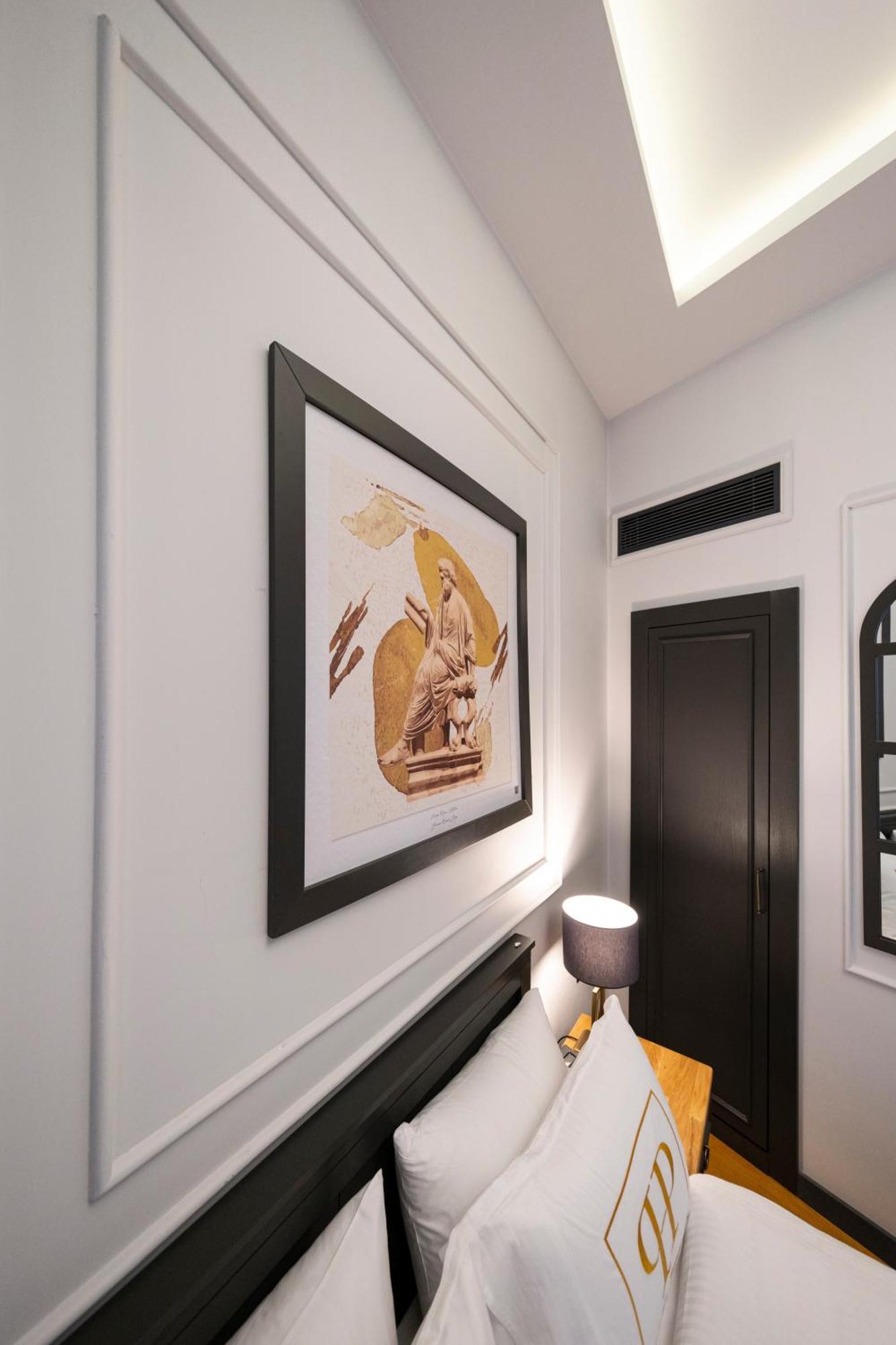 Superior Family Room,1285528609:JPEG