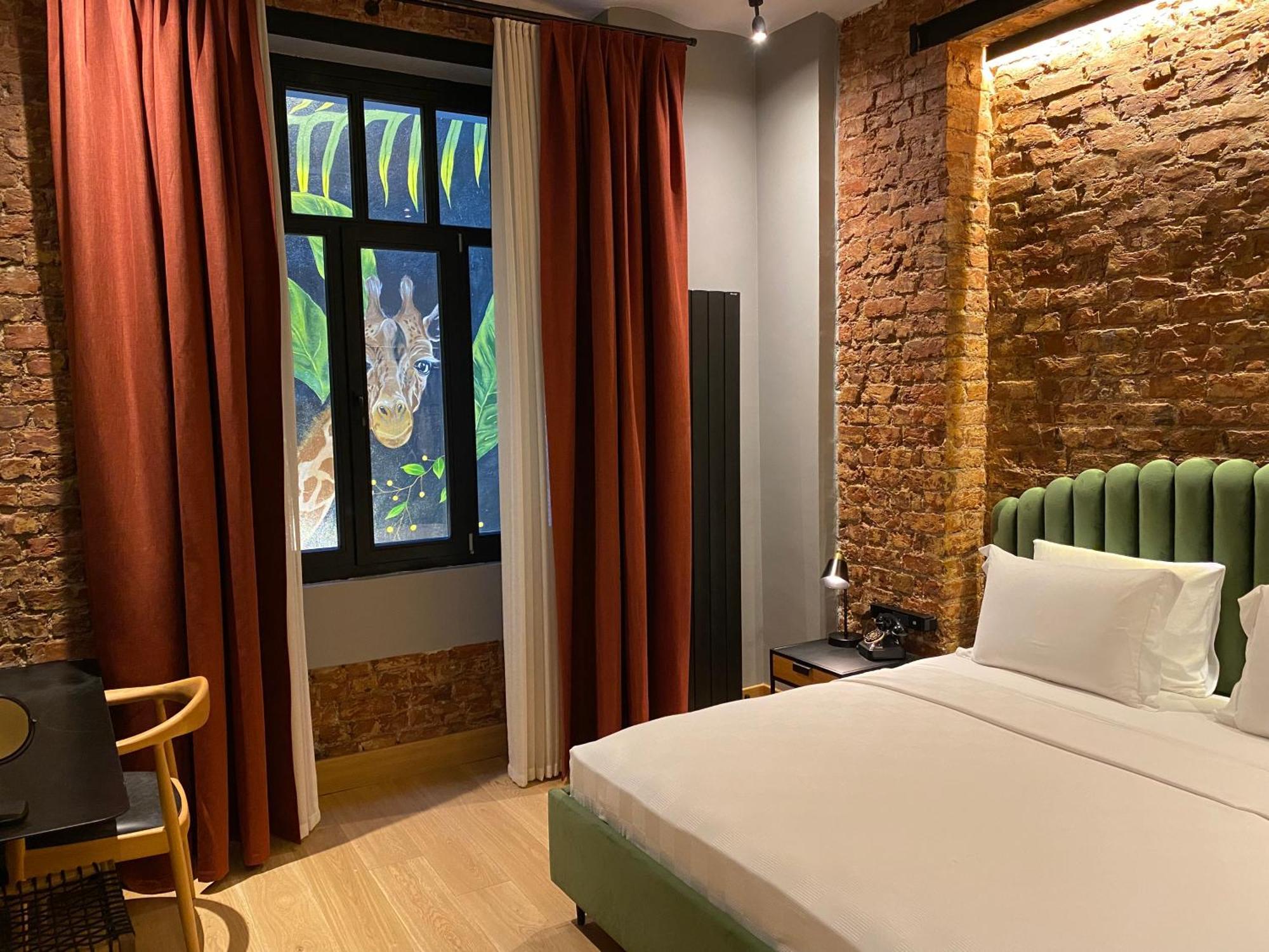 Suite Room Courtyard View
