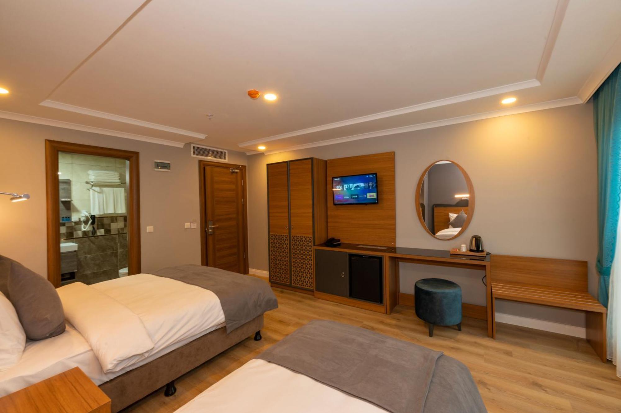 Deluxe Double or Twin Room