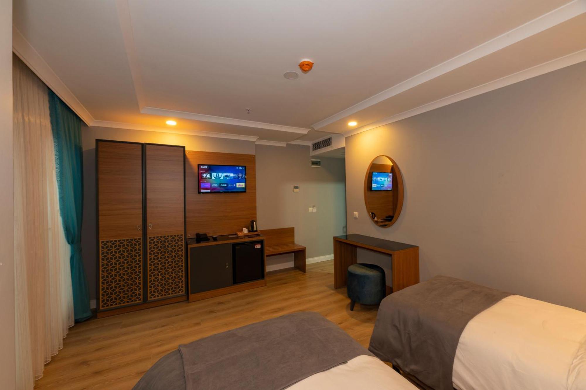 Deluxe Double or Twin Room