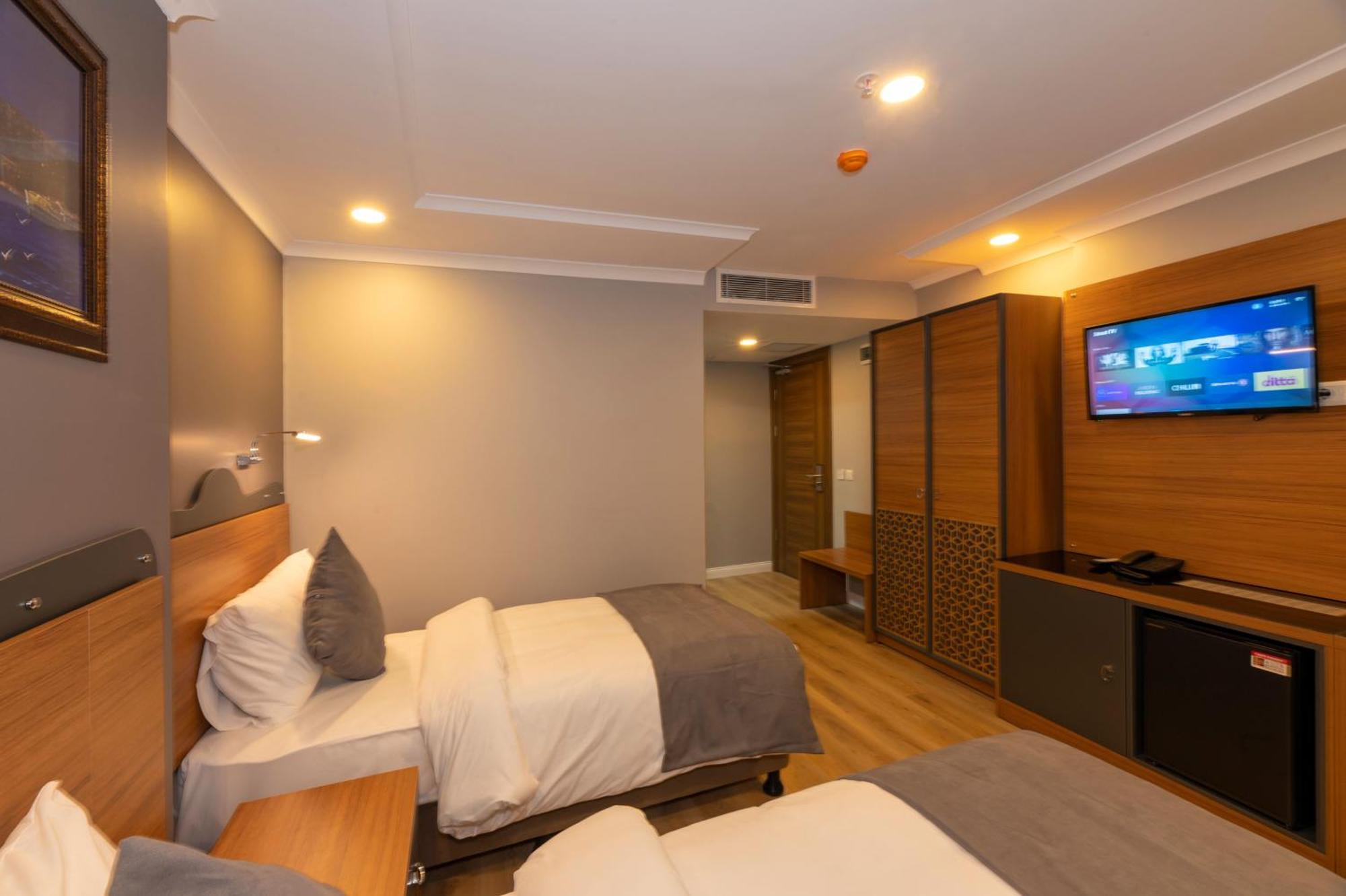 Deluxe Double or Twin Room