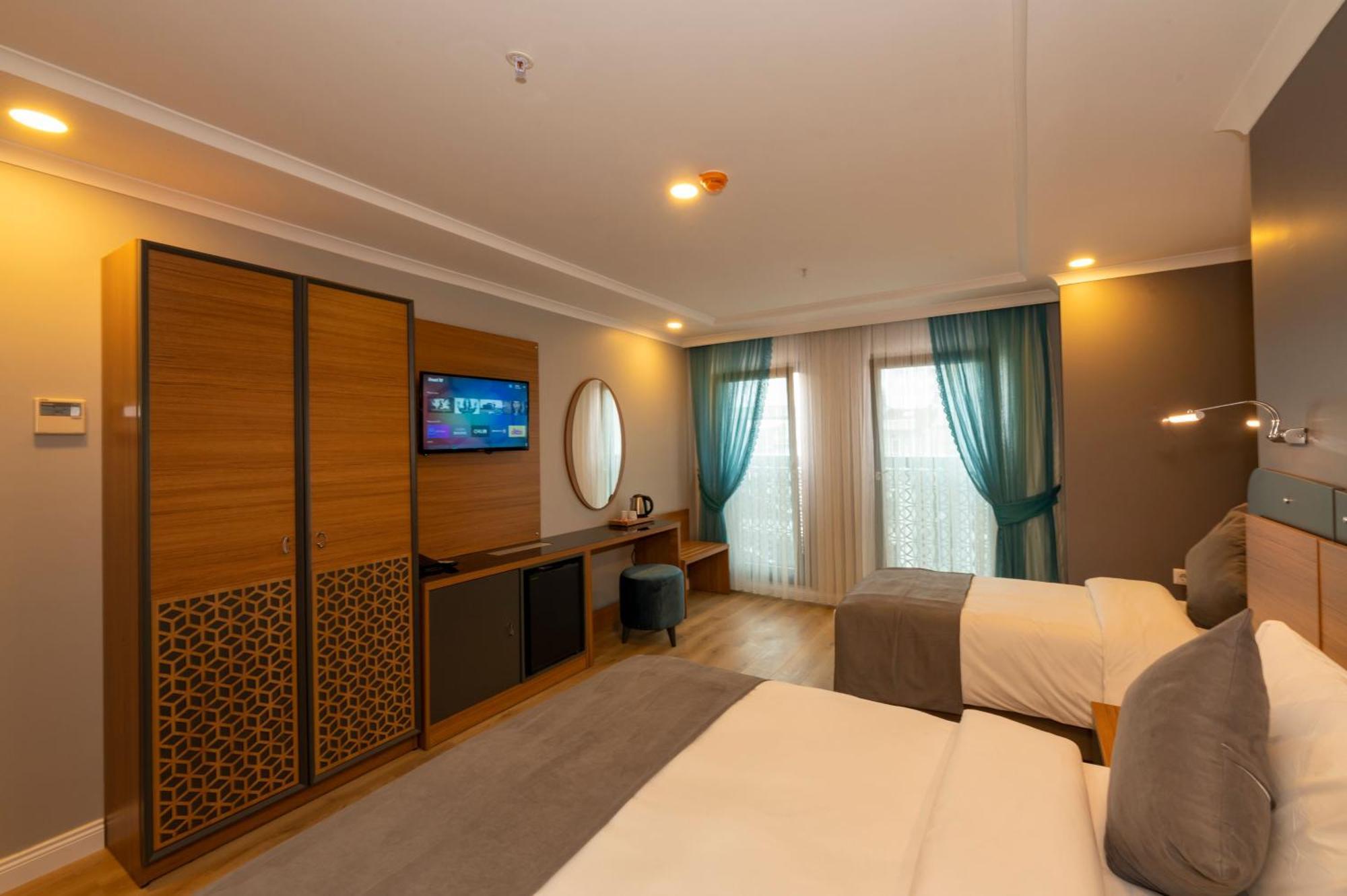 Deluxe Triple Room