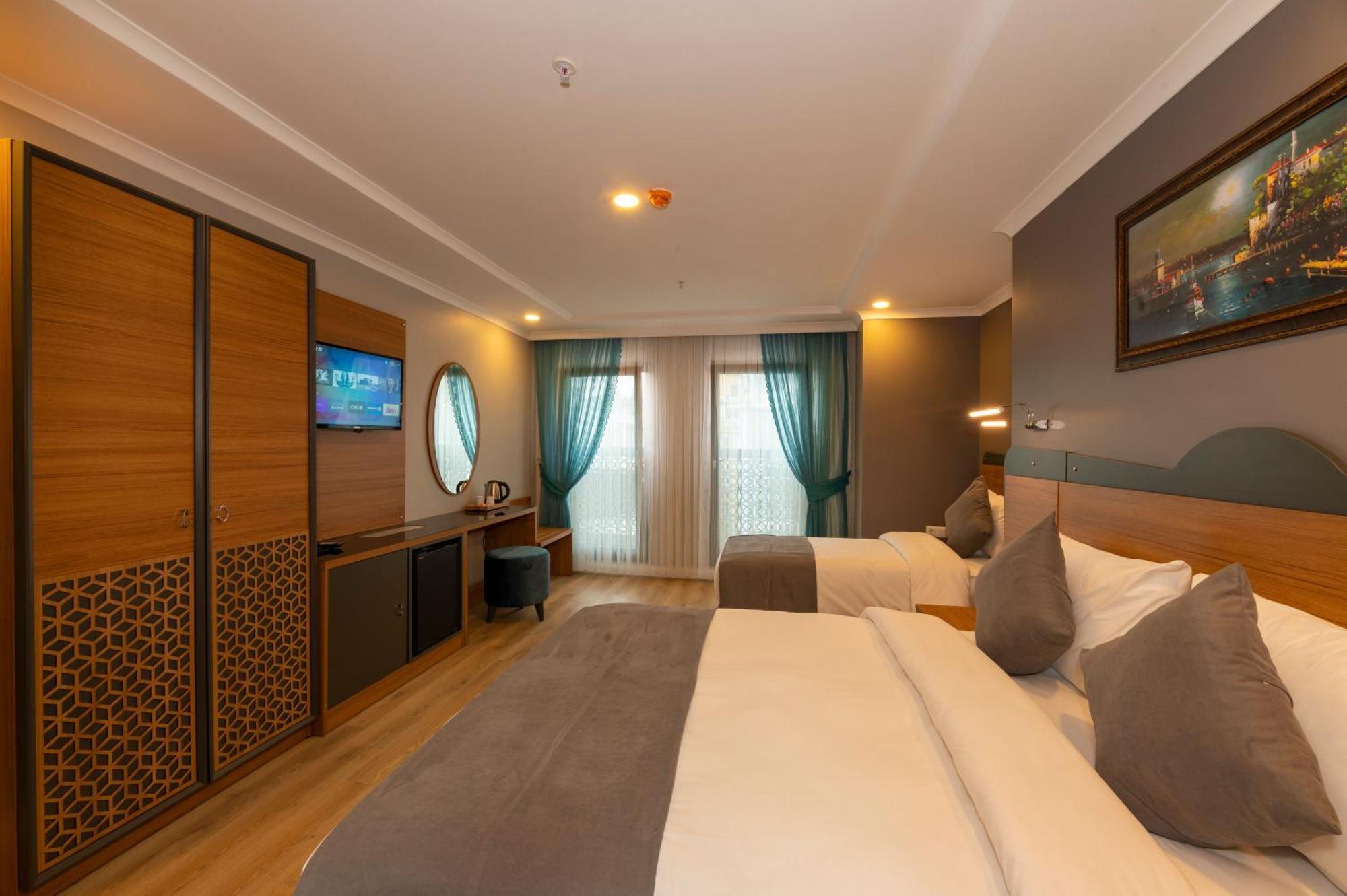 Deluxe Triple Room