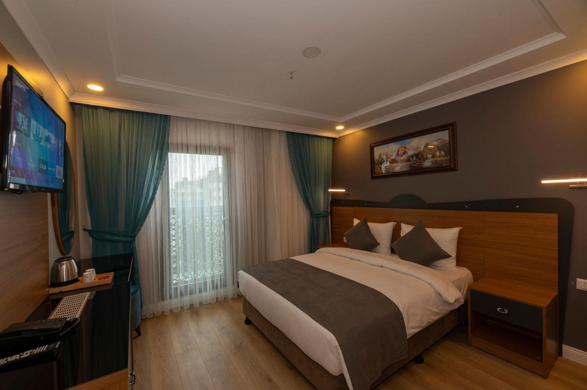 Deluxe Double or Twin Room