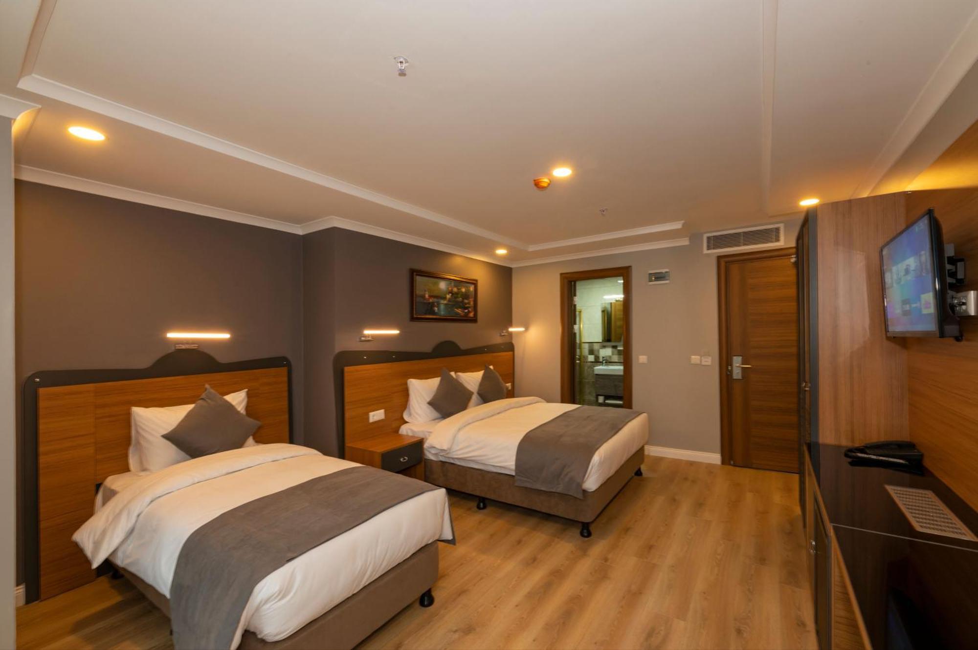 Deluxe Double or Twin Room