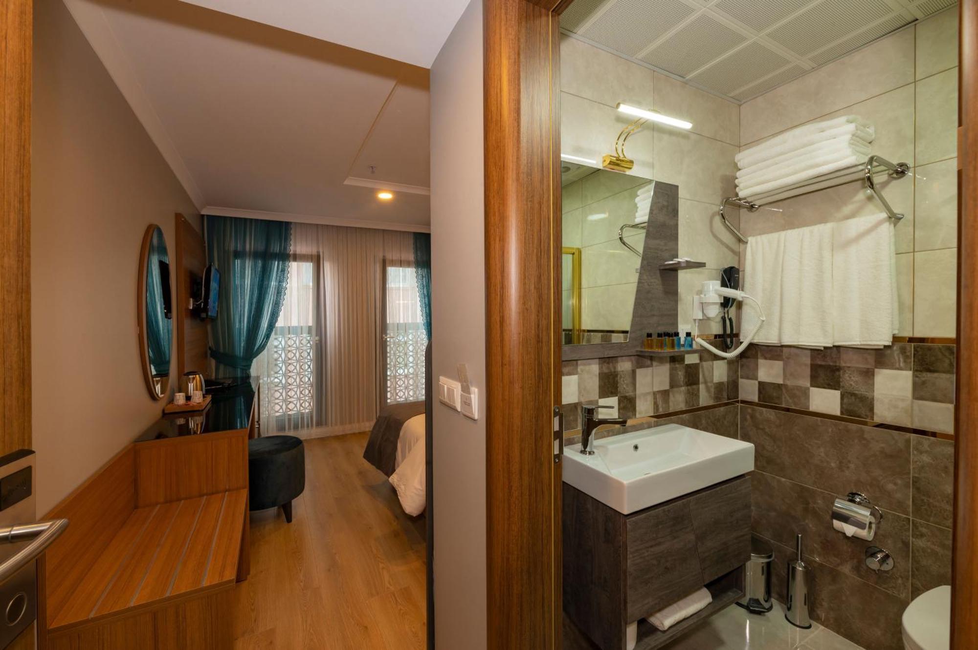 Deluxe Double or Twin Room