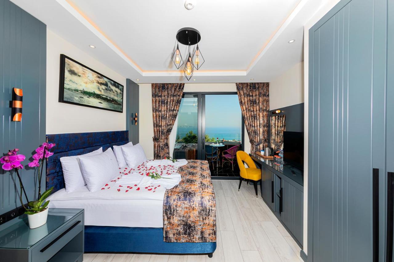 Habitación con terraza y vistas al mar de Mármara