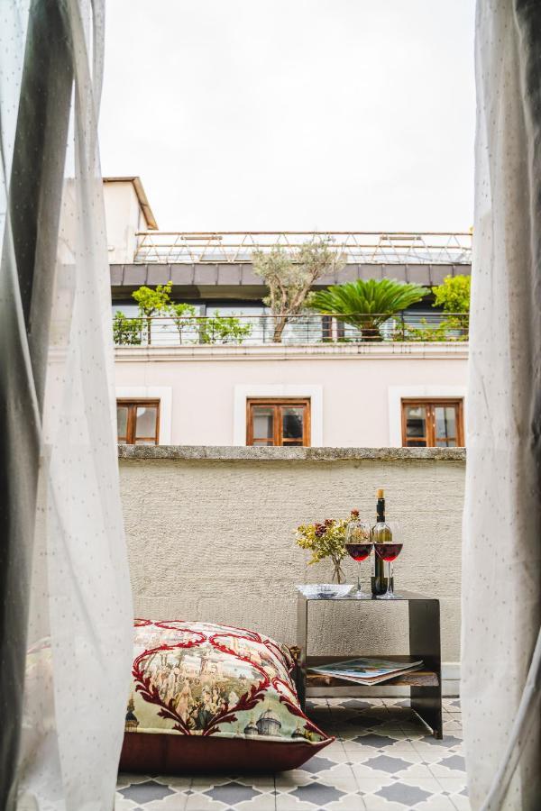 Suite,1289314069:JPEG