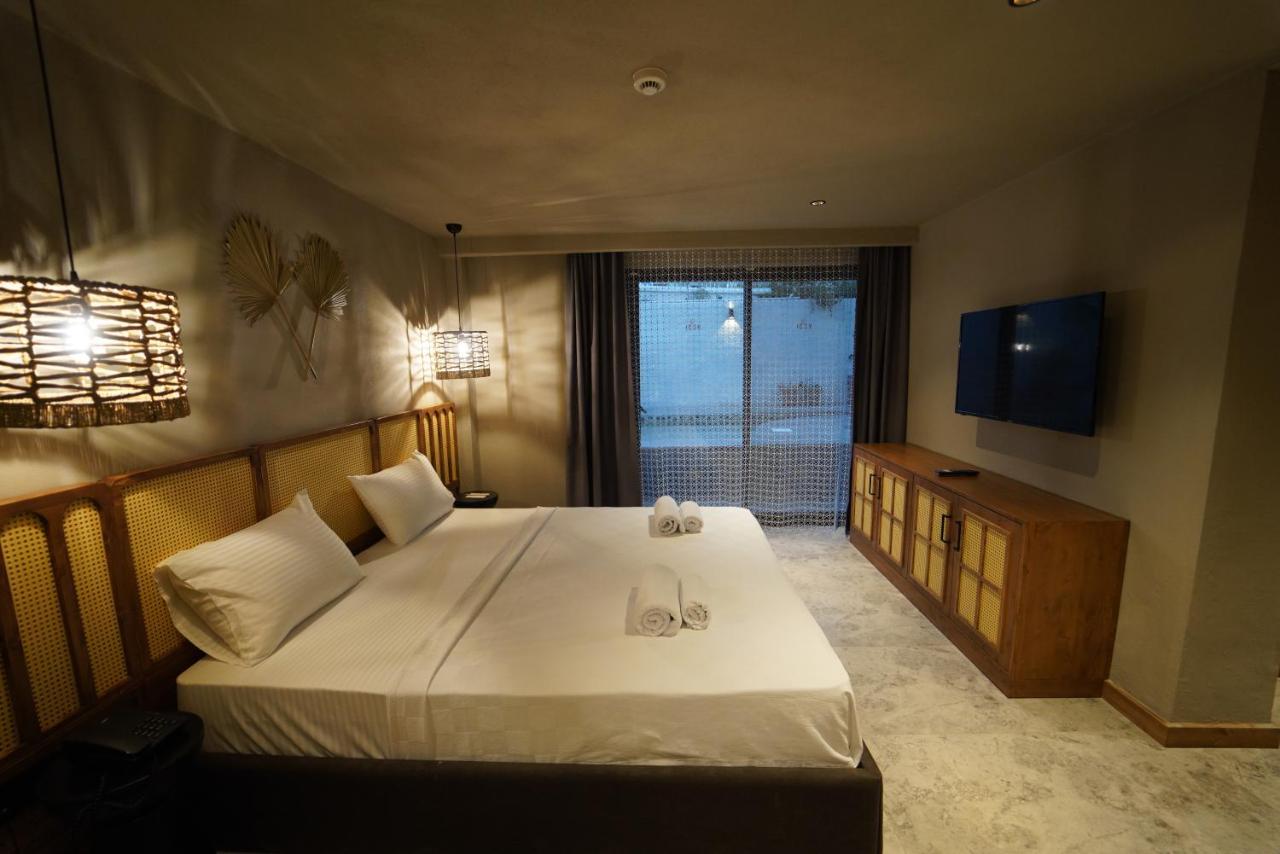 Doppelzimmer mit Poolblick