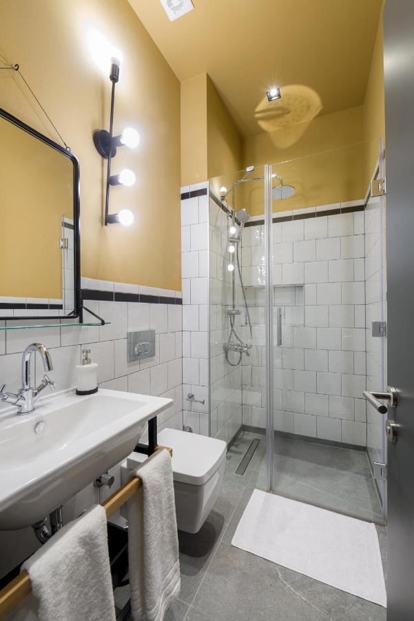 Studio,1544101966:JPEG