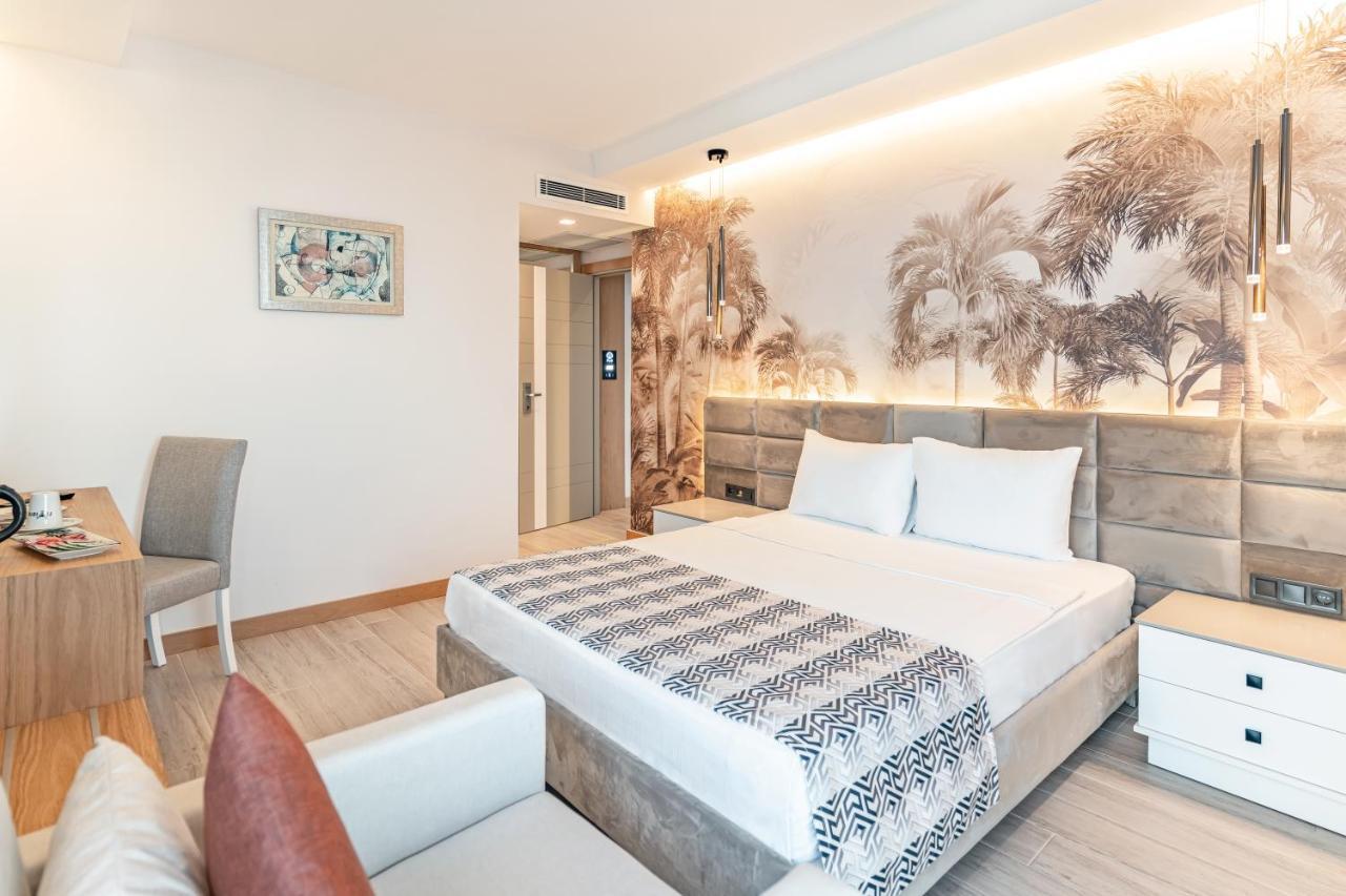 Tweepersoonskamer met Balkon en Uitzicht op Zee