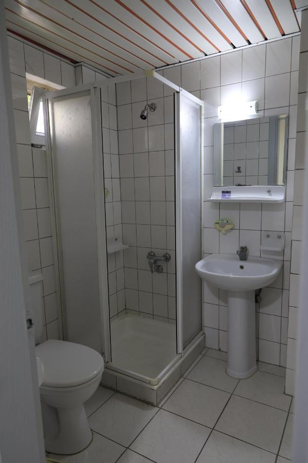 Standard Single Room,1303096645:JPEG