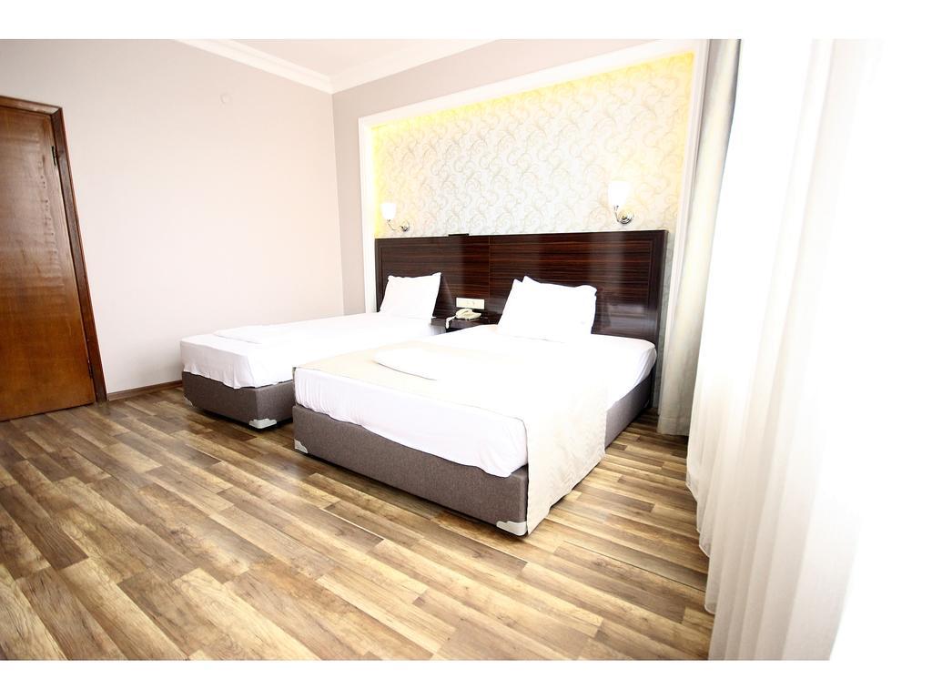 Economy Triple Room,132469509:JPEG